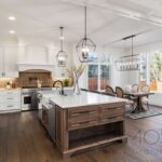 Beautiful,Kitchen,In,New,Traditional,Style,Luxury,Home,,With,Quartz